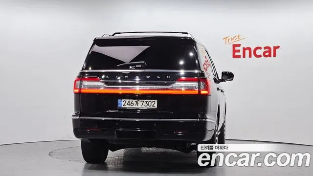 Lincoln Navigator 2021