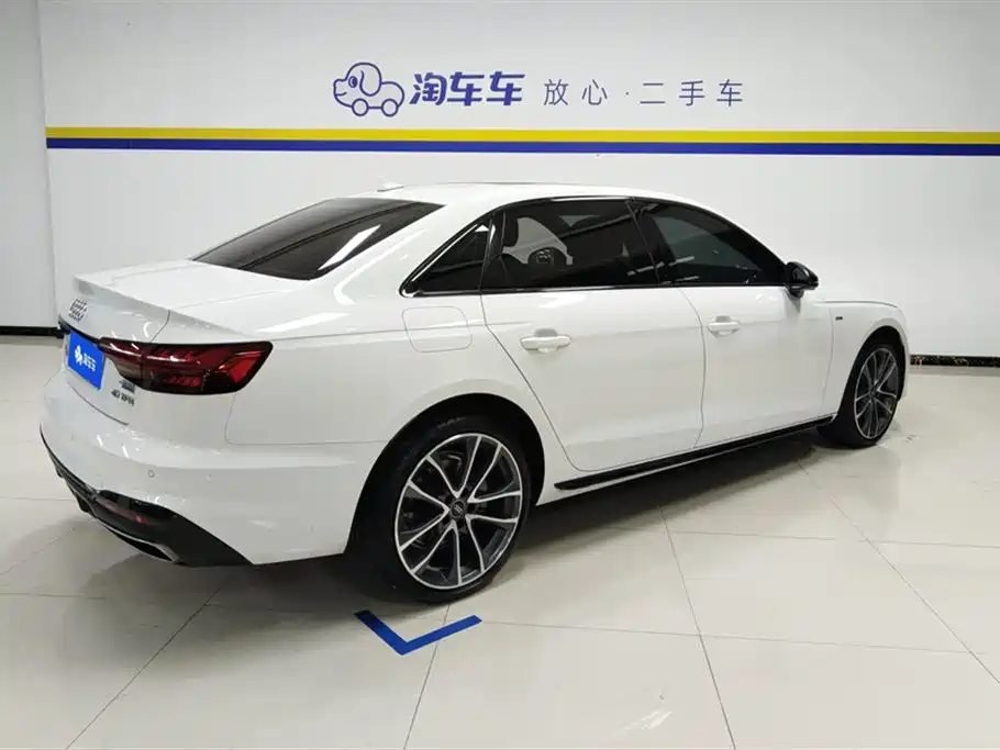 Audi A4 2024