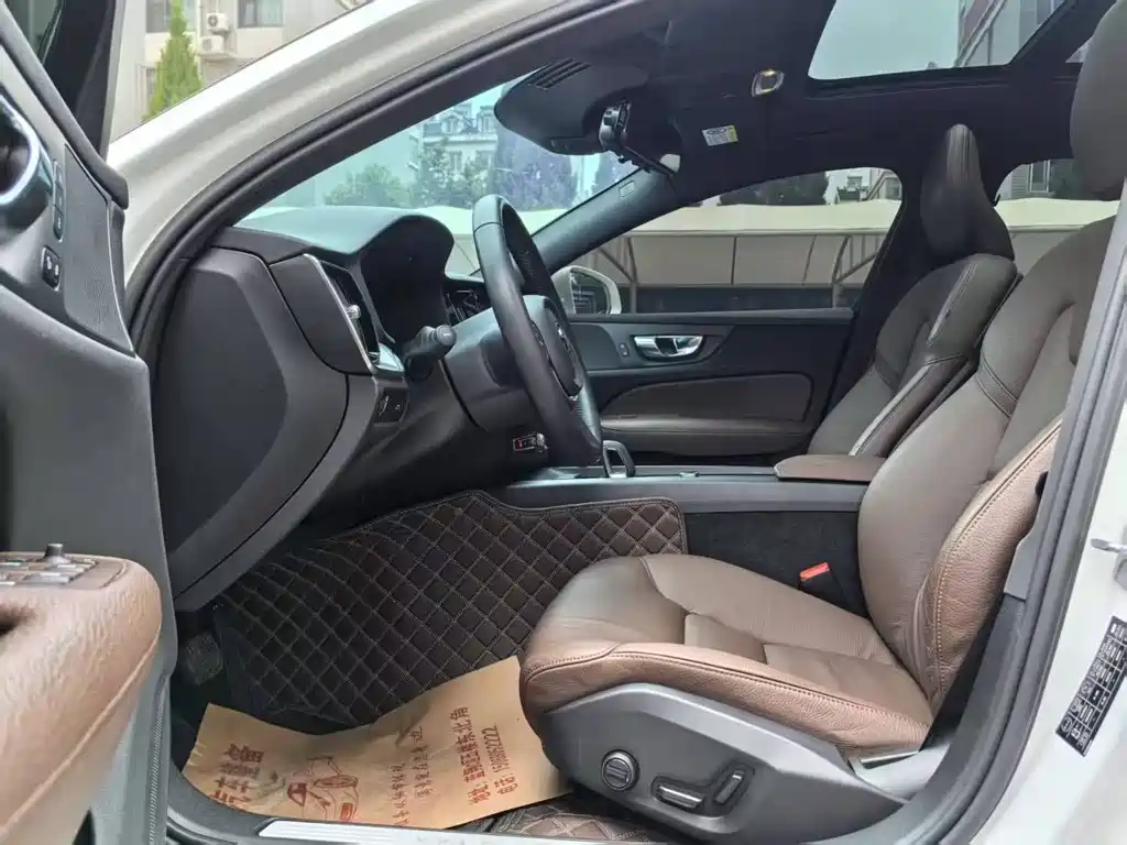Volvo S60 2022