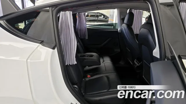 Tesla Model Y 2021
