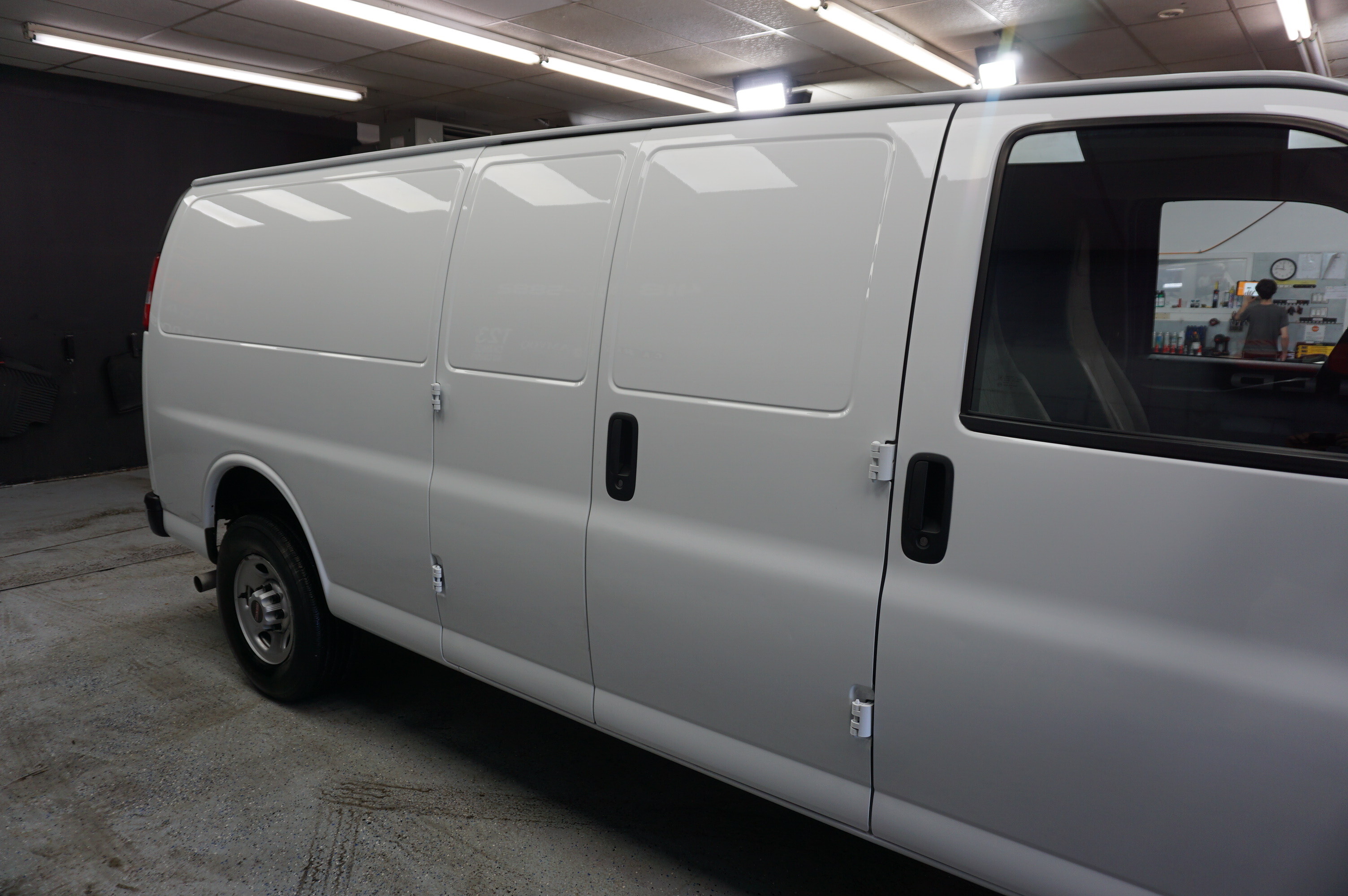 GMC Savana 2023