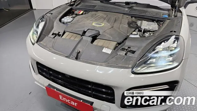 Porsche Cayenne 2021