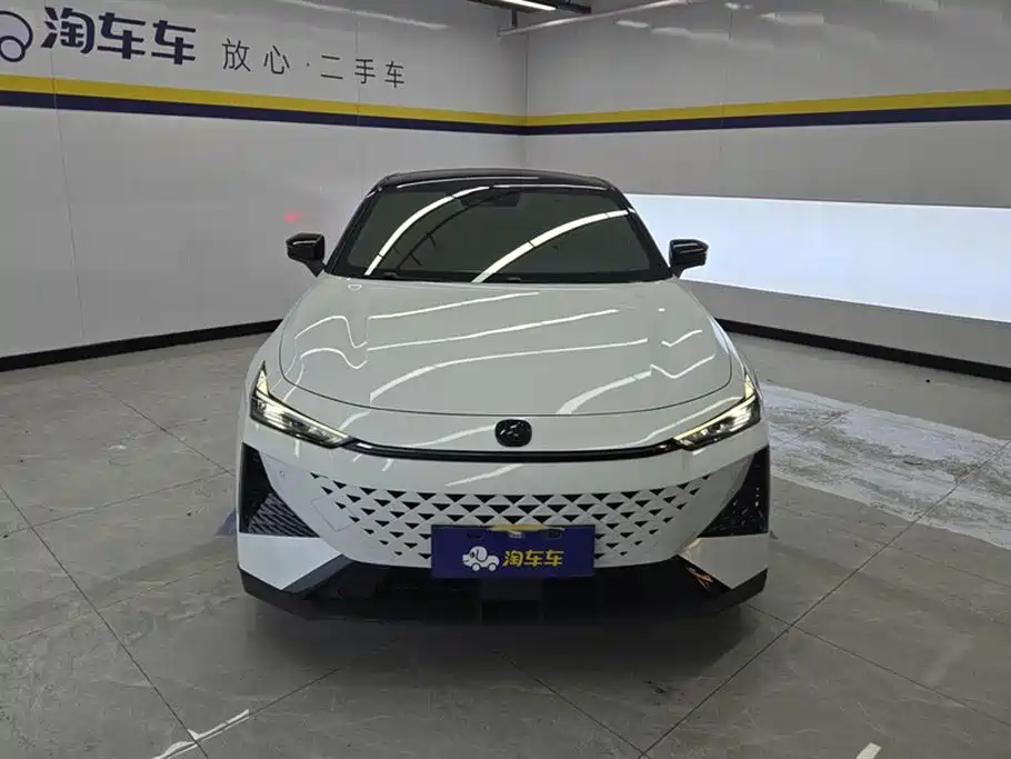 Changan UNI-V 2024
