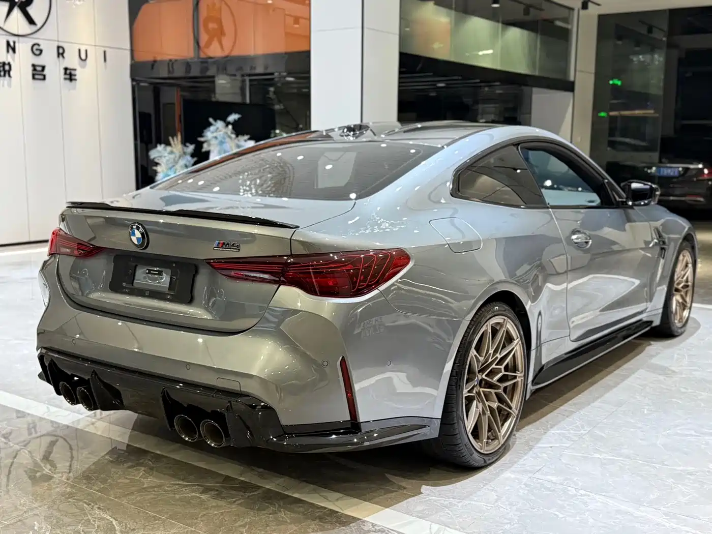 BMW M4 2025