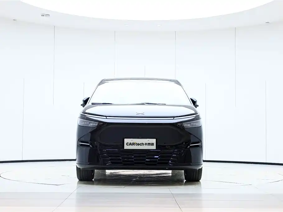 Xpeng X9 2025