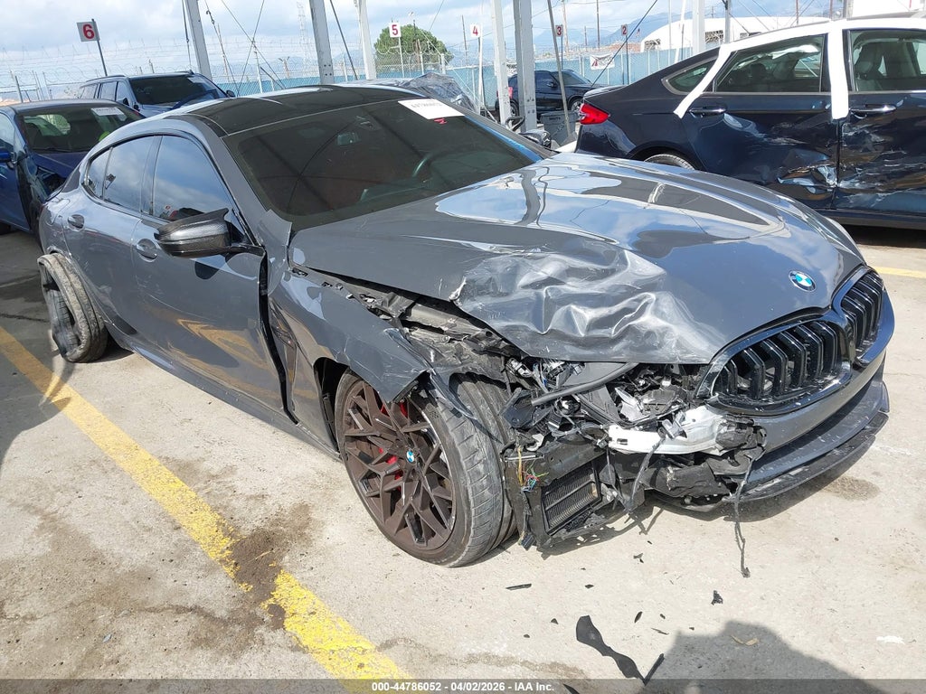 BMW M8 2022
