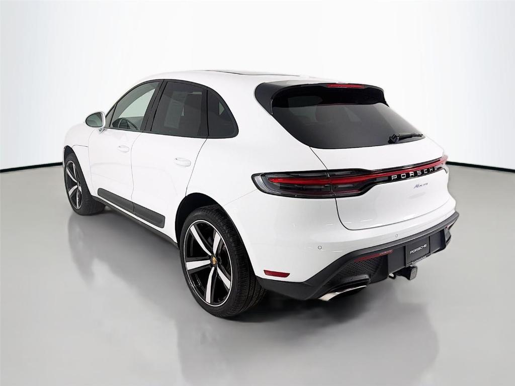 Porsche Macan 2025