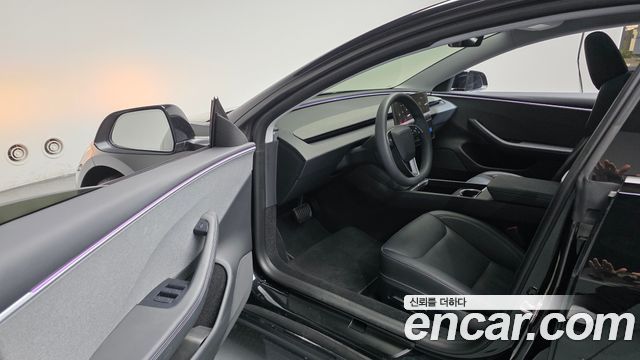 Tesla Model 3 2024