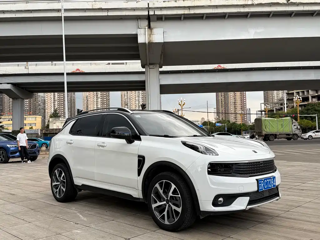 Lynk & Co 01 2020
