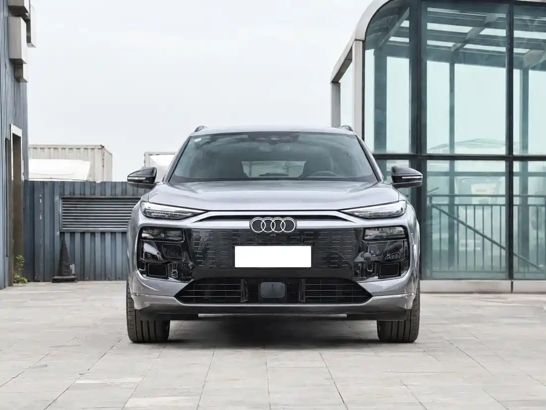 Audi e-tron 2025