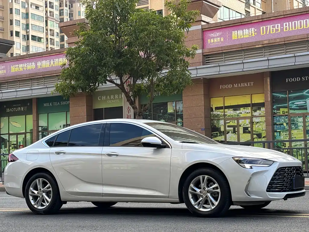 Buick Regal 2024