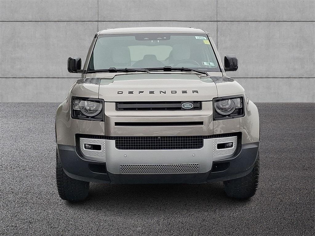 Land Rover Defender 2025
