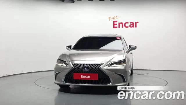 Lexus ES 2021
