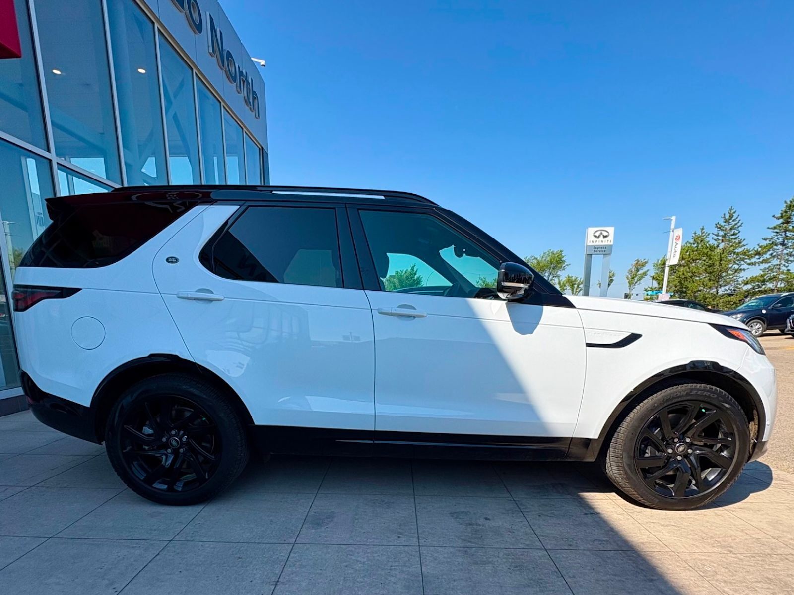 Land Rover Discovery 2024