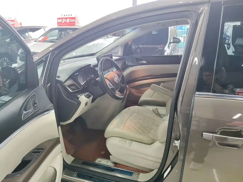 Buick GL8 2023