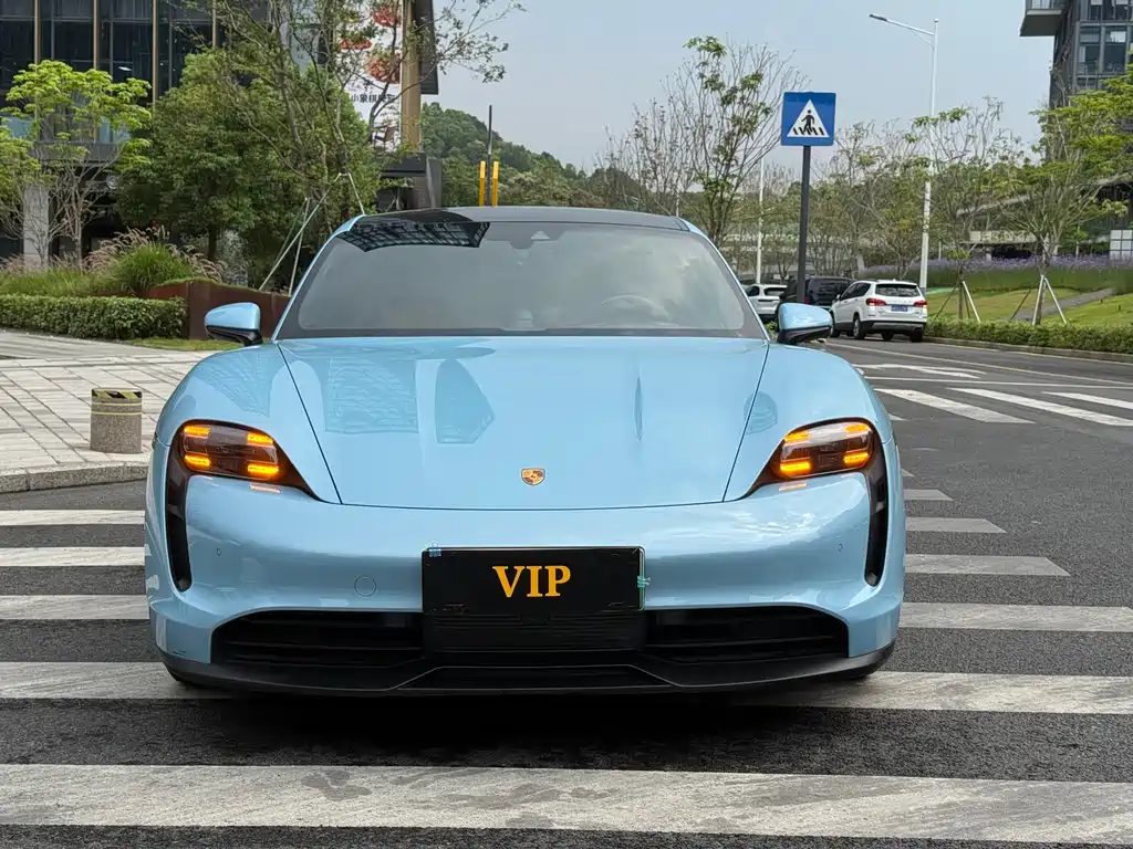 Porsche Taycan 2021