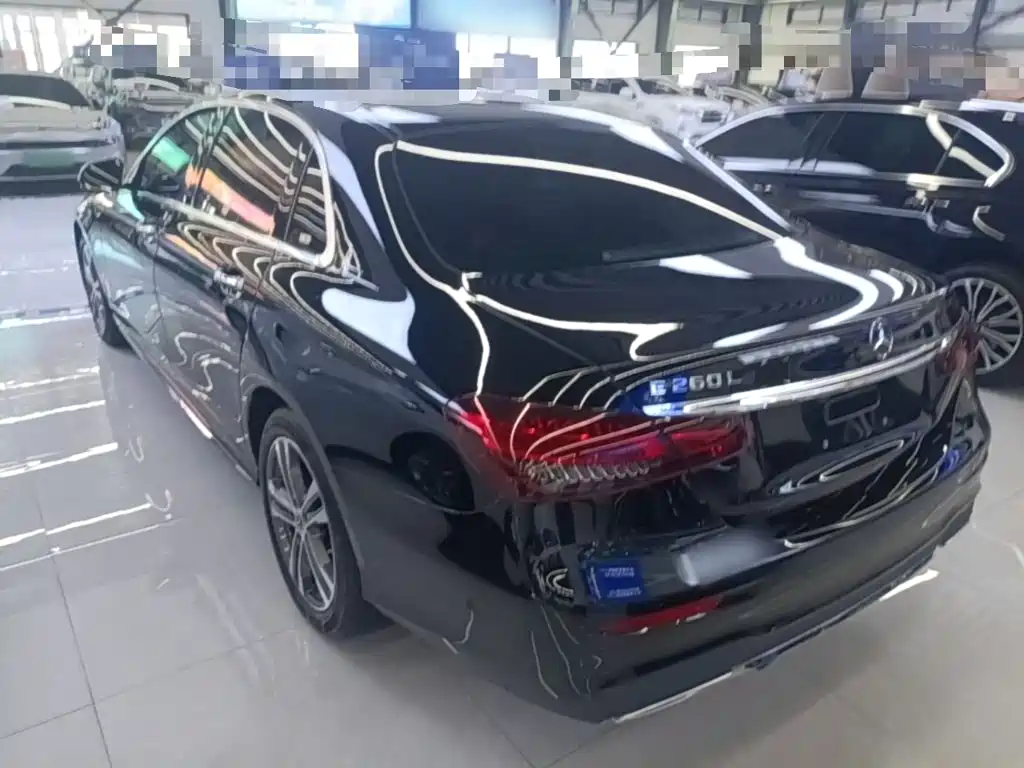 Mercedes-Benz E-Класс 2023