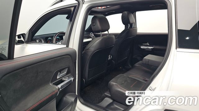Mercedes-Benz GLB 2021
