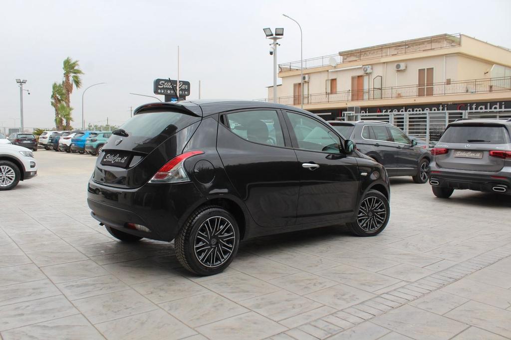 Lancia Ypsilon 2022