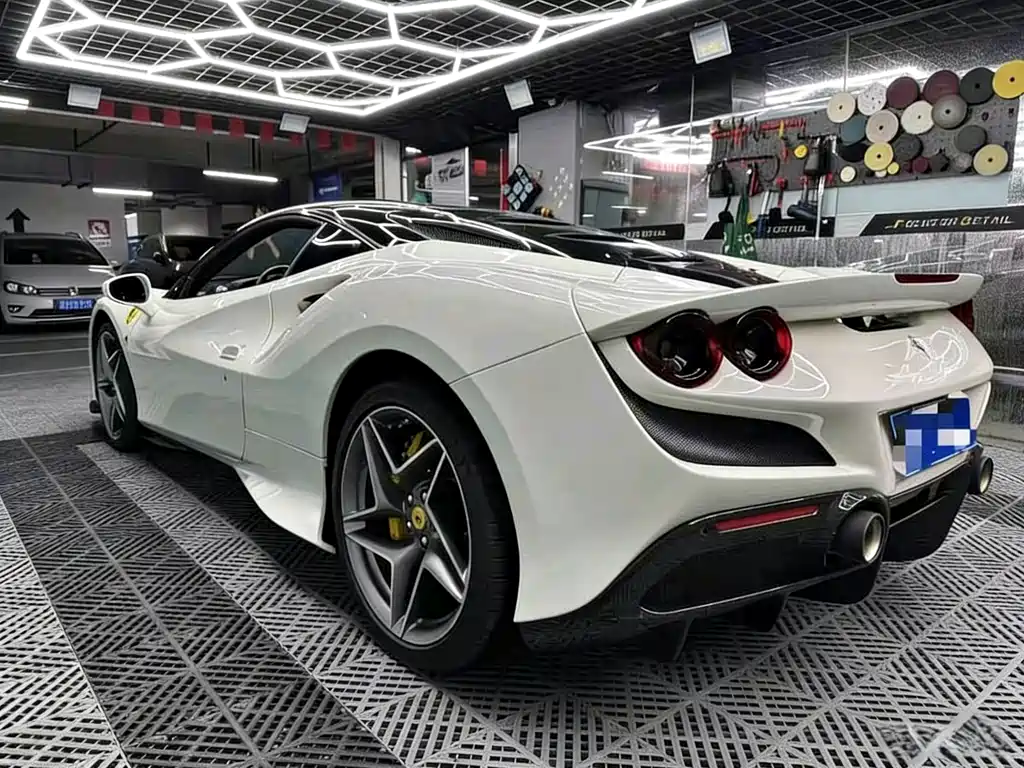 Ferrari F8 2021