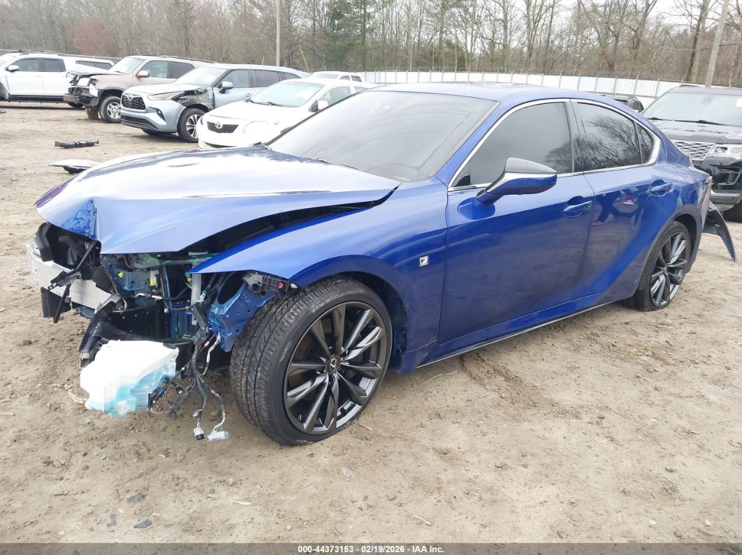 Lexus IS 2024