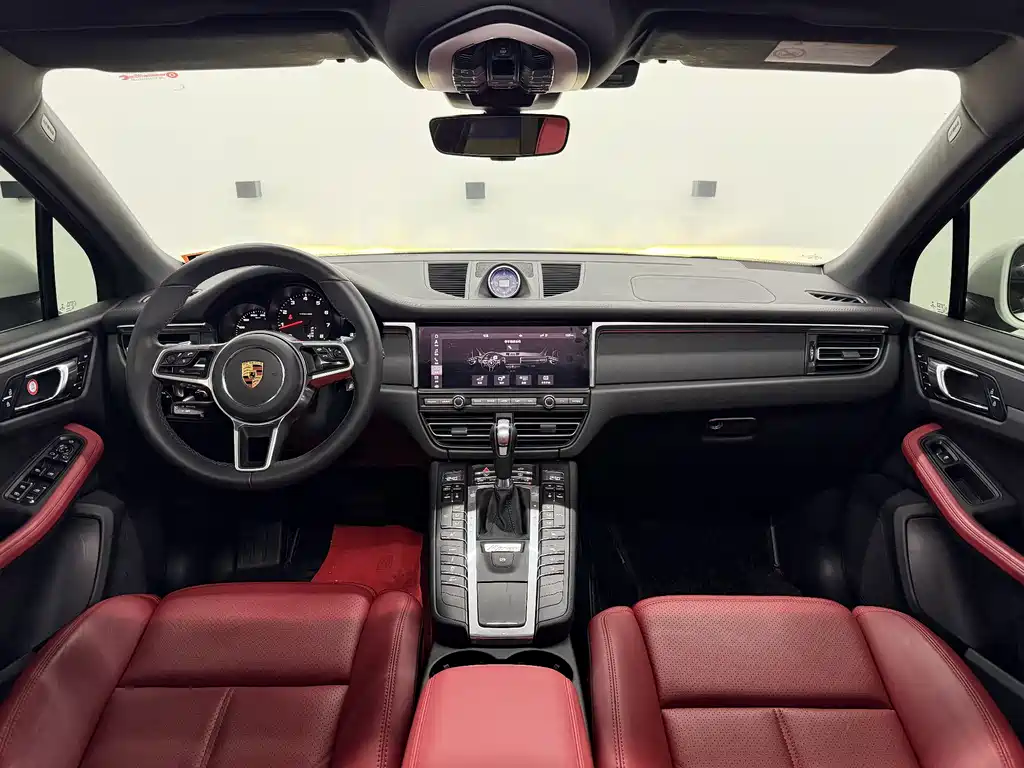 Porsche Macan 2021