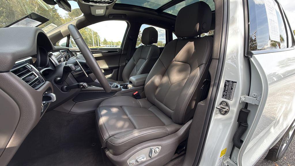Porsche Macan 2025