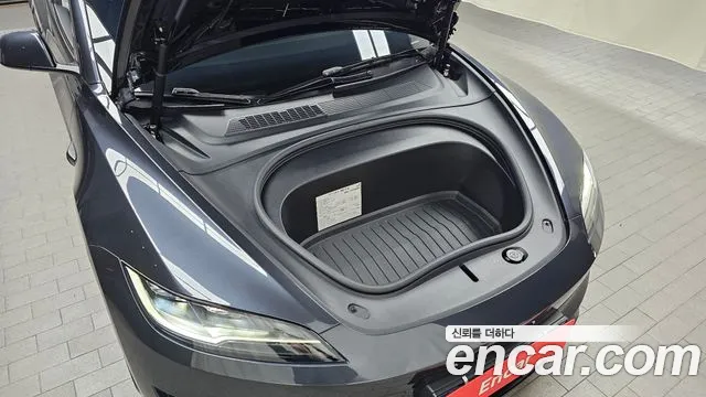 Tesla Model 3 2025