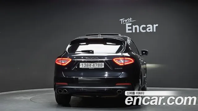 Maserati Levante 2021