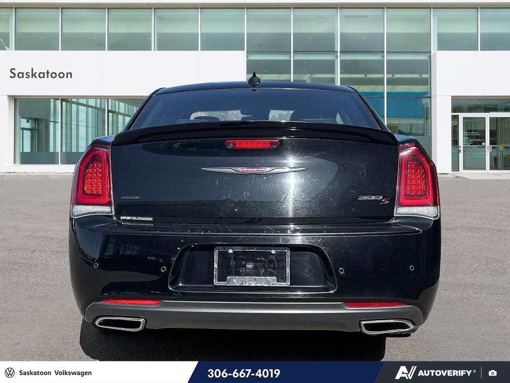 Chrysler 300 2023