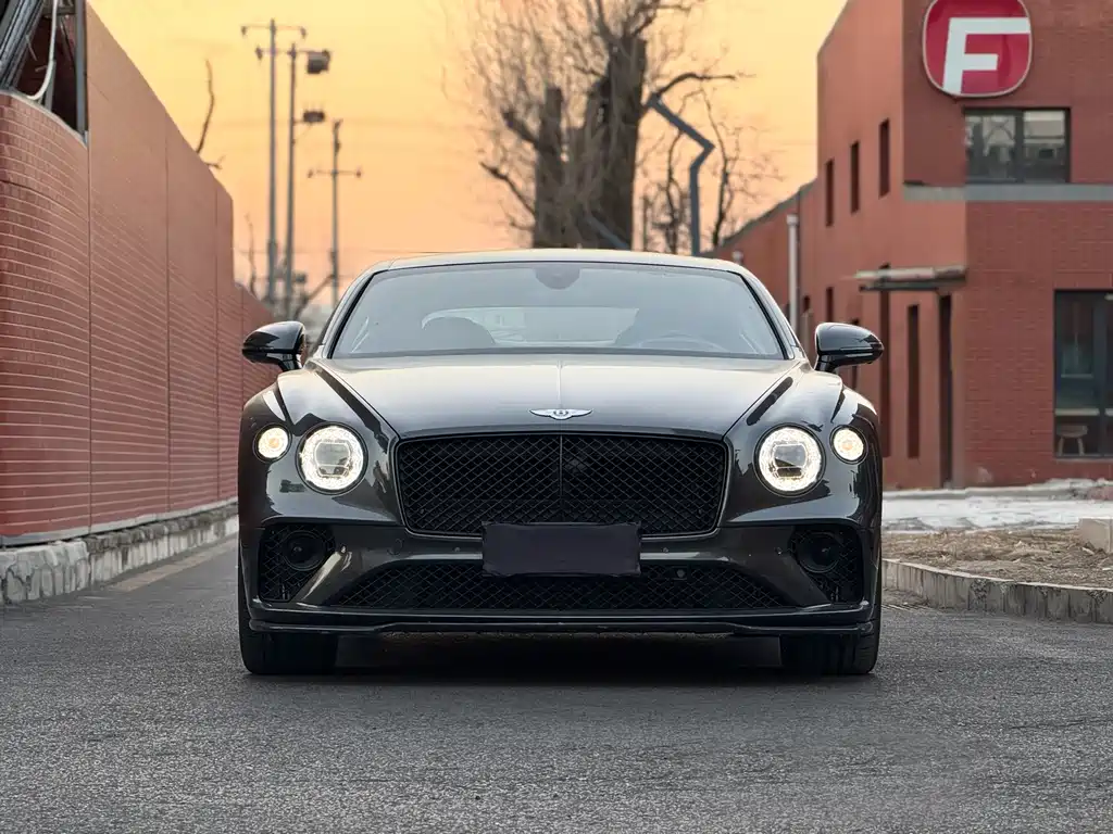 Bentley Continental 2021