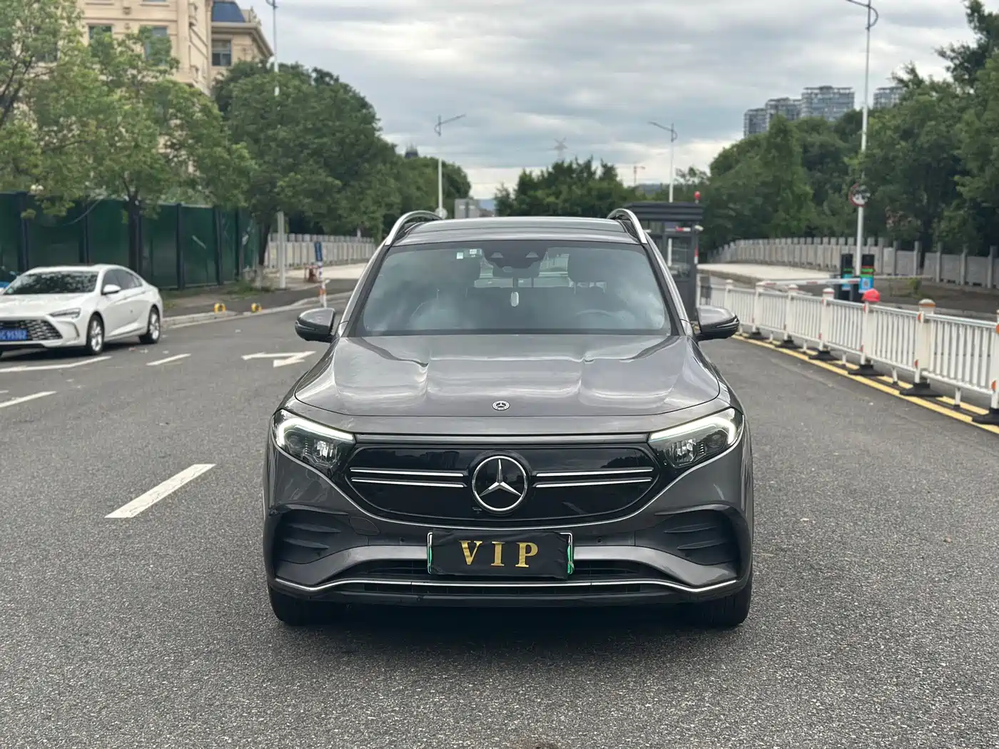 Mercedes-Benz EQB 2022