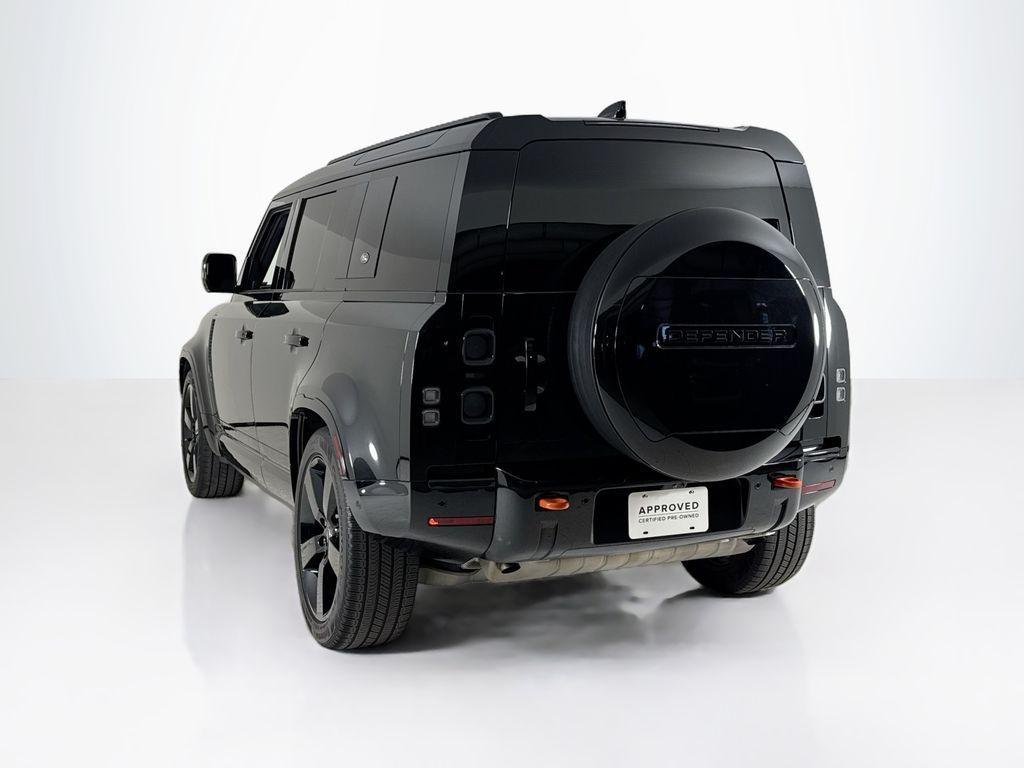 Land Rover Defender 2024