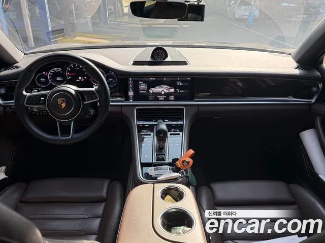 Porsche Panamera 2020
