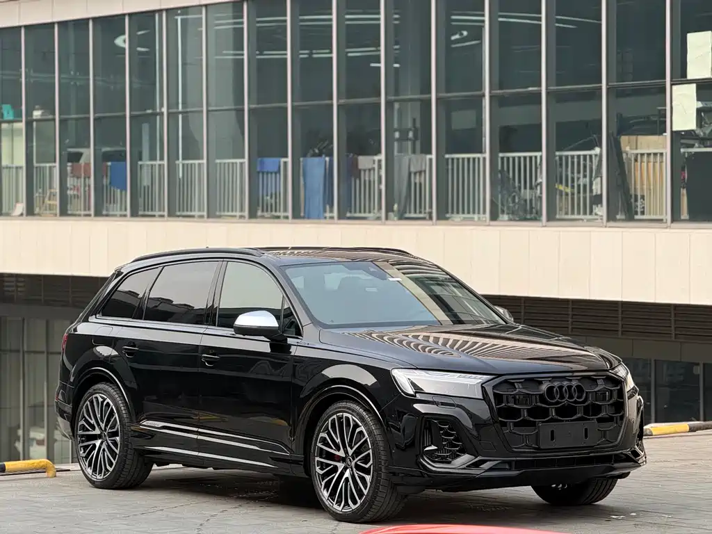 Audi SQ7 2025