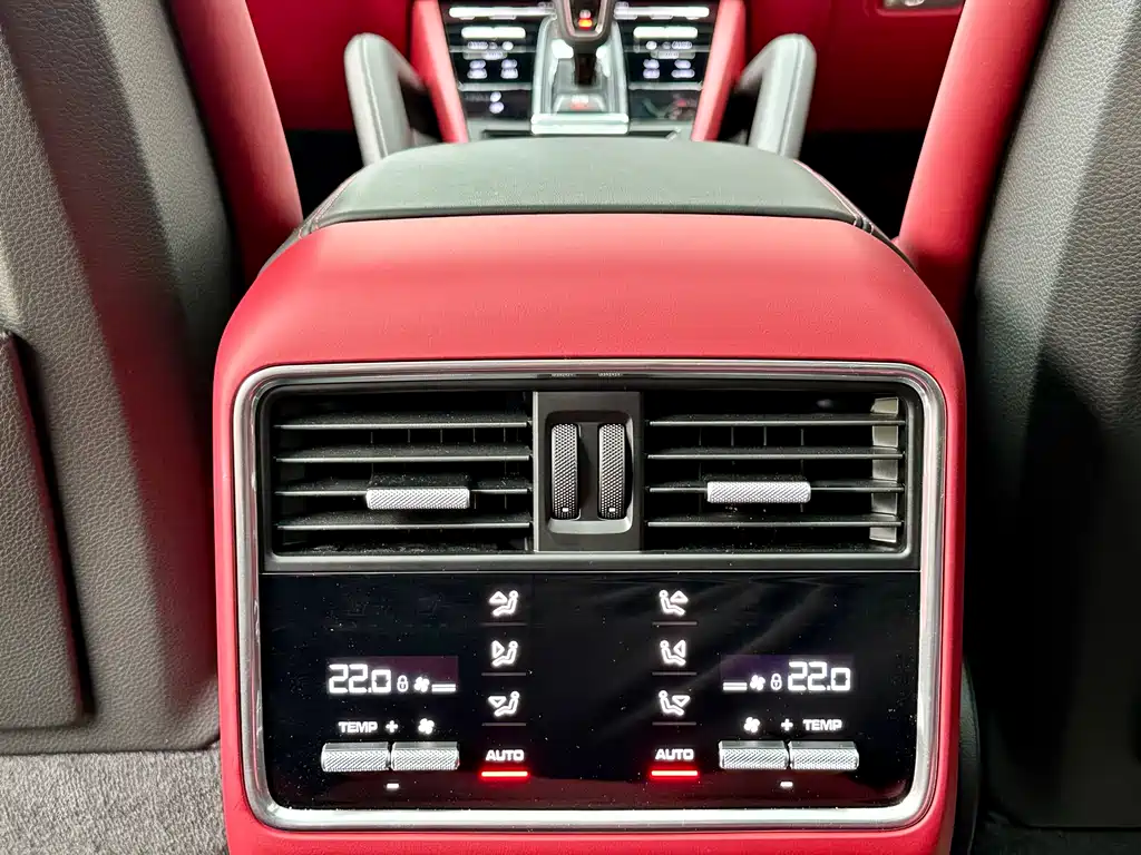 Porsche Cayenne 2023
