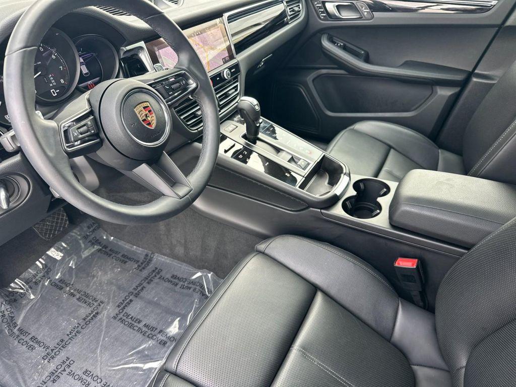 Porsche Macan 2025