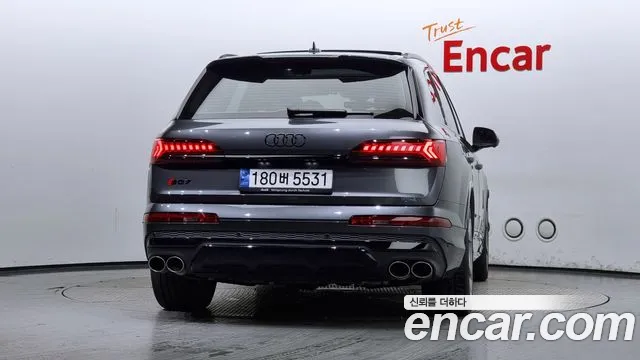 Audi SQ7 2023