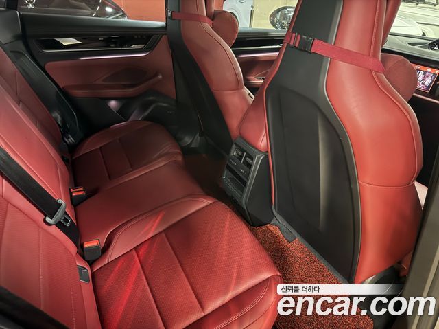 Porsche Macan 2025