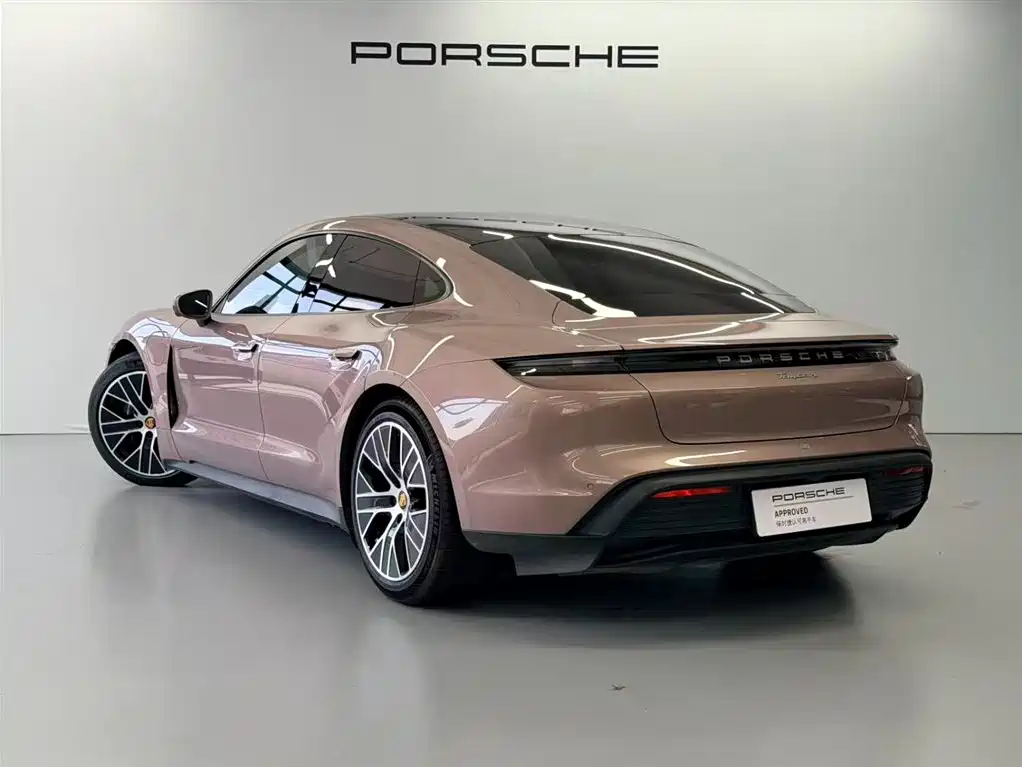 Porsche Taycan 2022