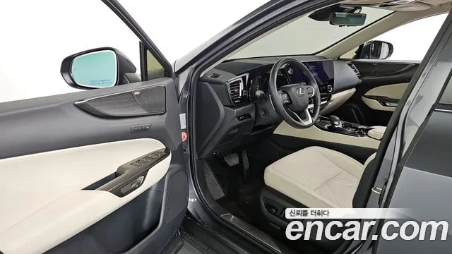 Lexus NX 2024
