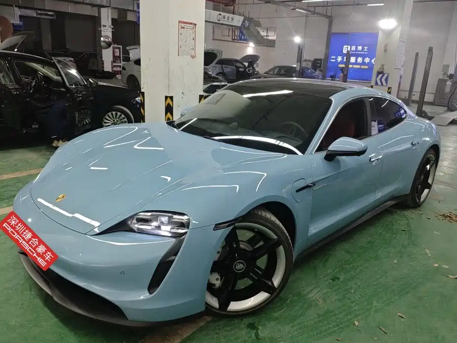 Porsche Taycan 2022