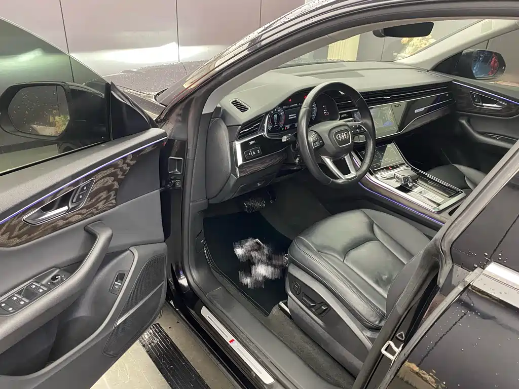 Audi Q8 2020