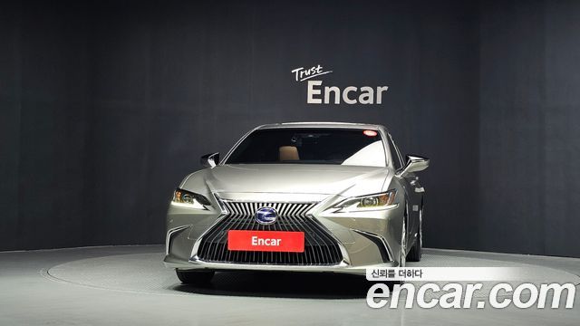 Lexus ES 2021