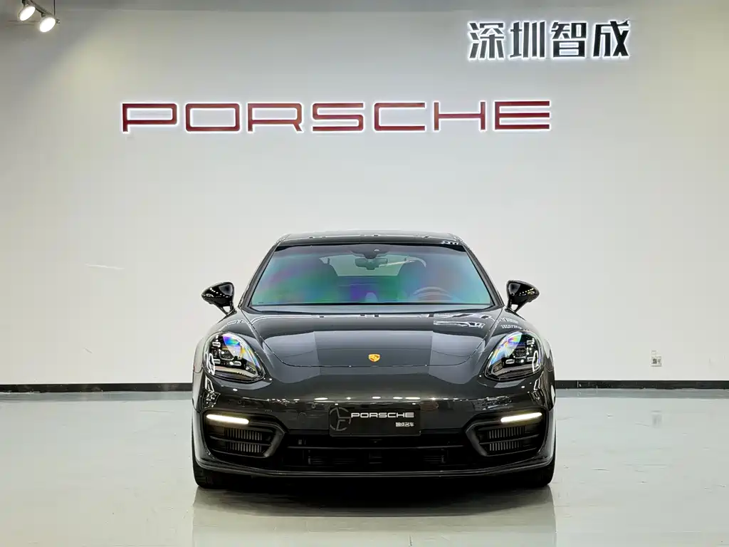 Porsche Panamera 2023