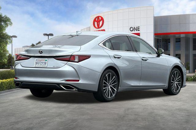 Lexus ES 2023
