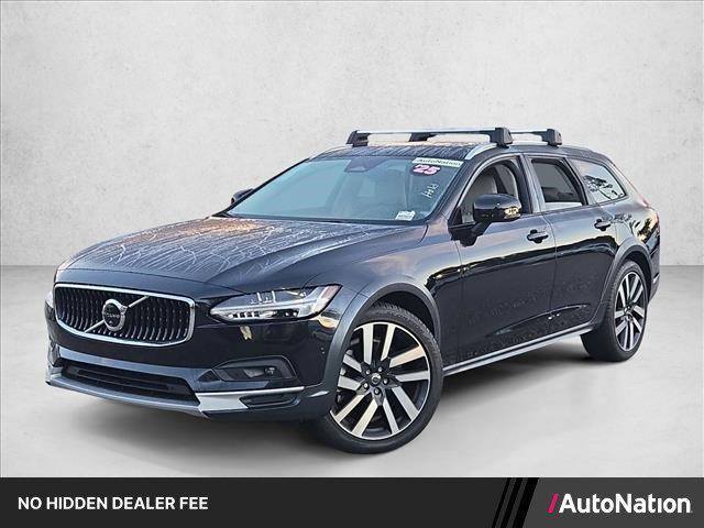Volvo V90 Cross Country 2025
