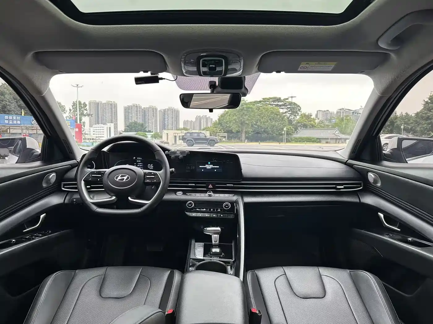 Hyundai Elantra 2024