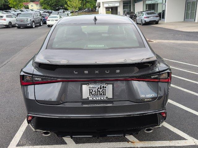 Lexus IS 2026