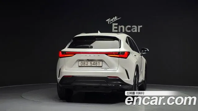Lexus NX 2024